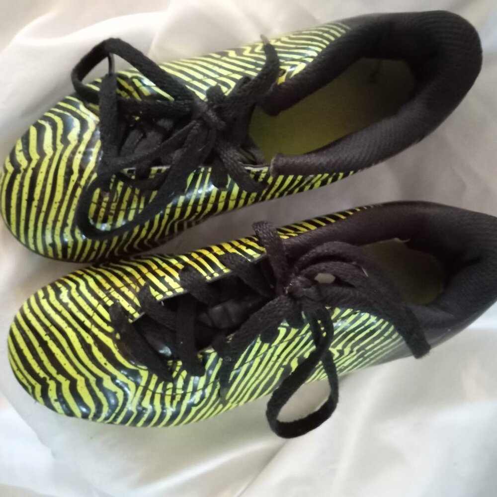 Adidas Soccer Shoes For Boys Size 12